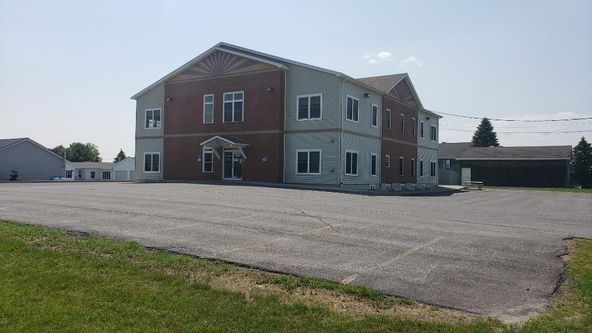 Parsanna Office Building: 180 Academy St, Presque Isle, ME 04769